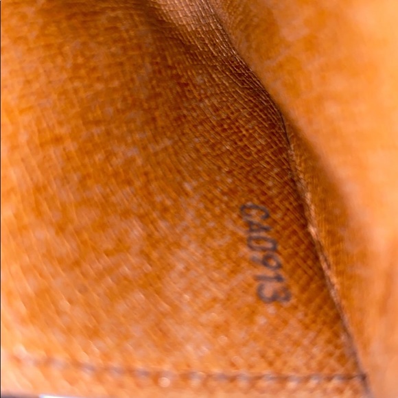 SOLDAuthentic Louis Vuitton Monogram Compact Bifold Zippy Wallet - Picture 11 of 13